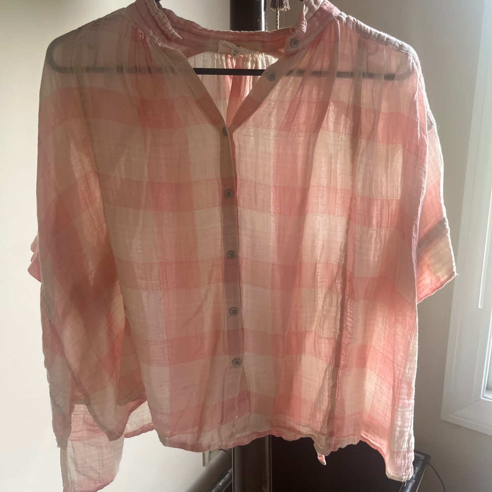 Adorable Top! - Picture 2 of 4